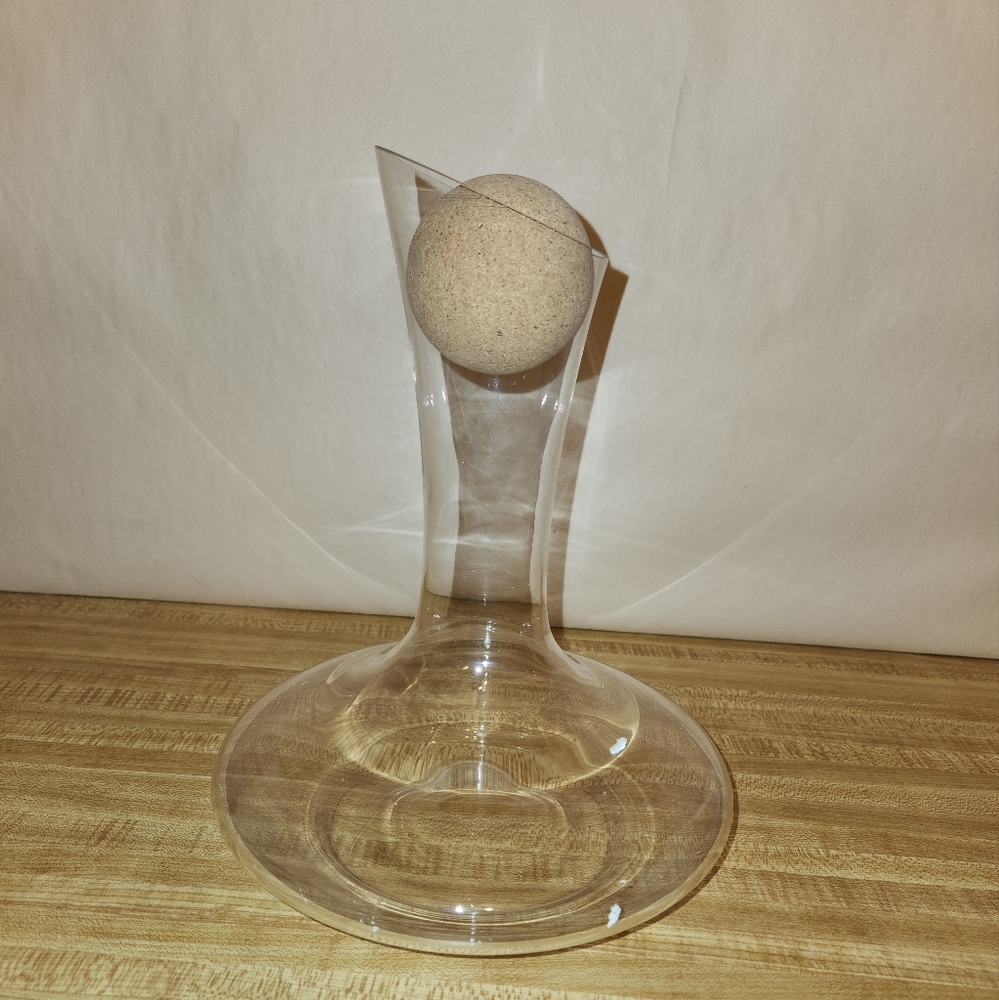 Glass Decanter with Stand and Stopper - Picture 3 of 7
